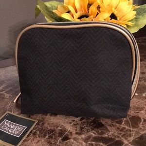 🆕 beautiful Black with Gold trim makeup.